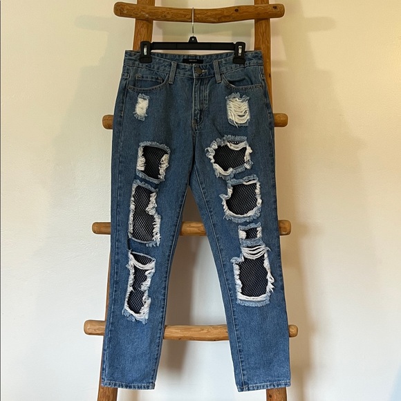 Forever 21 Relaxed Ripped & Netted Jeans - Picture 1 of 8